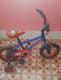 Se vende bicicleta para niño de uso con detalle en el cojín 