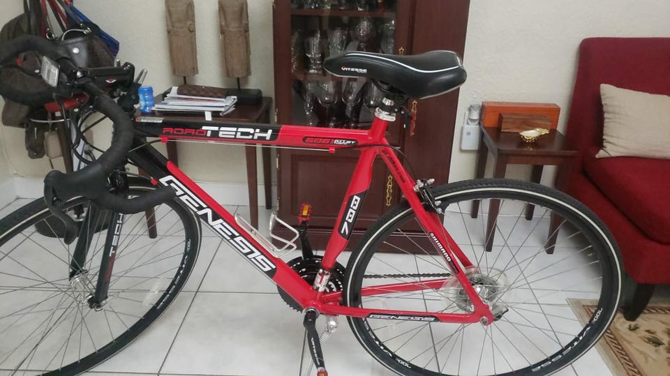 genesis road tech 700c bike