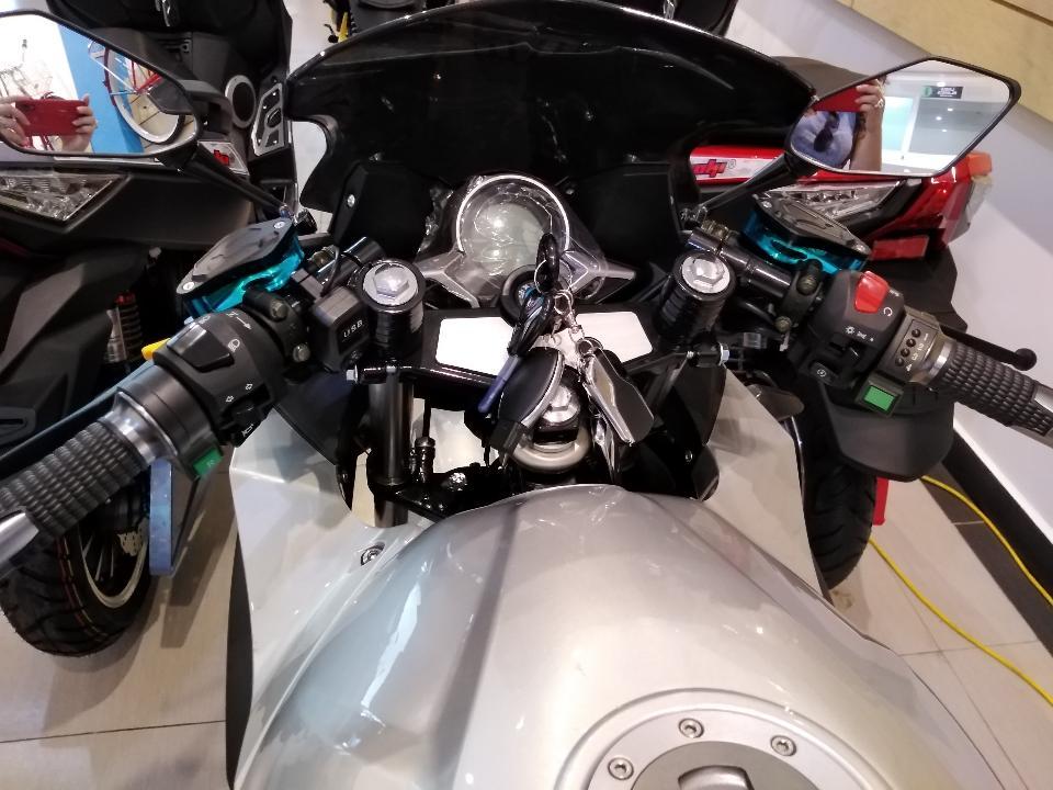Autos > Motos / Scooters Vendo super moto eléctrica