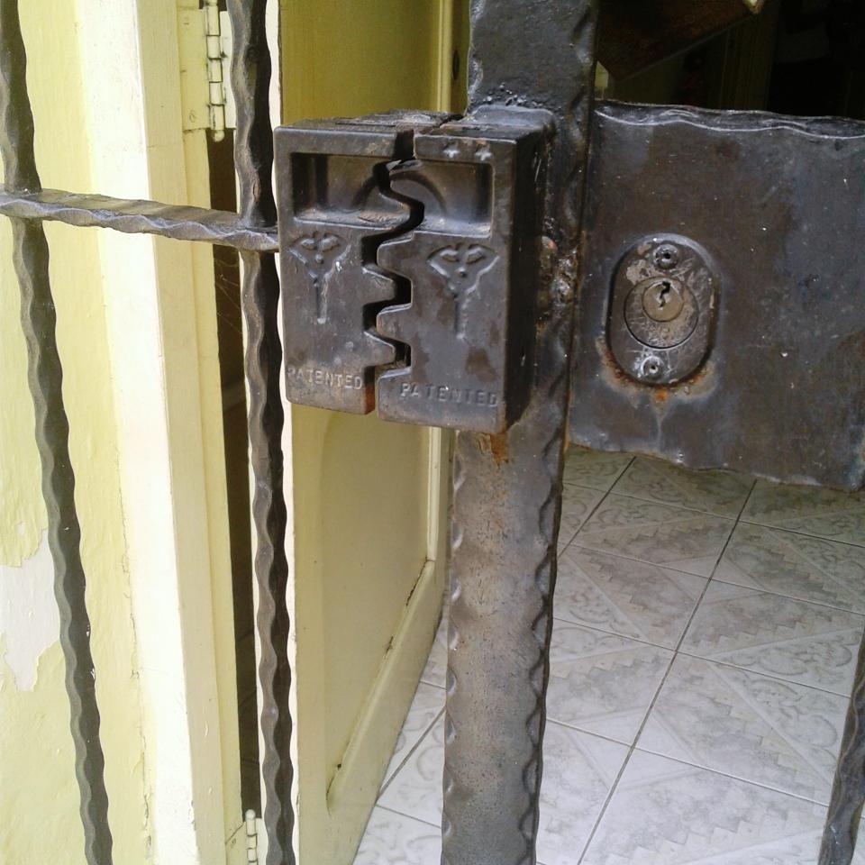 Se Vende > Ferretería / Construcción: para puertas y rejas de hierro en La Habana, Cuba | Anuncios Clasificados de / Venta en Cuba - Porlalivre